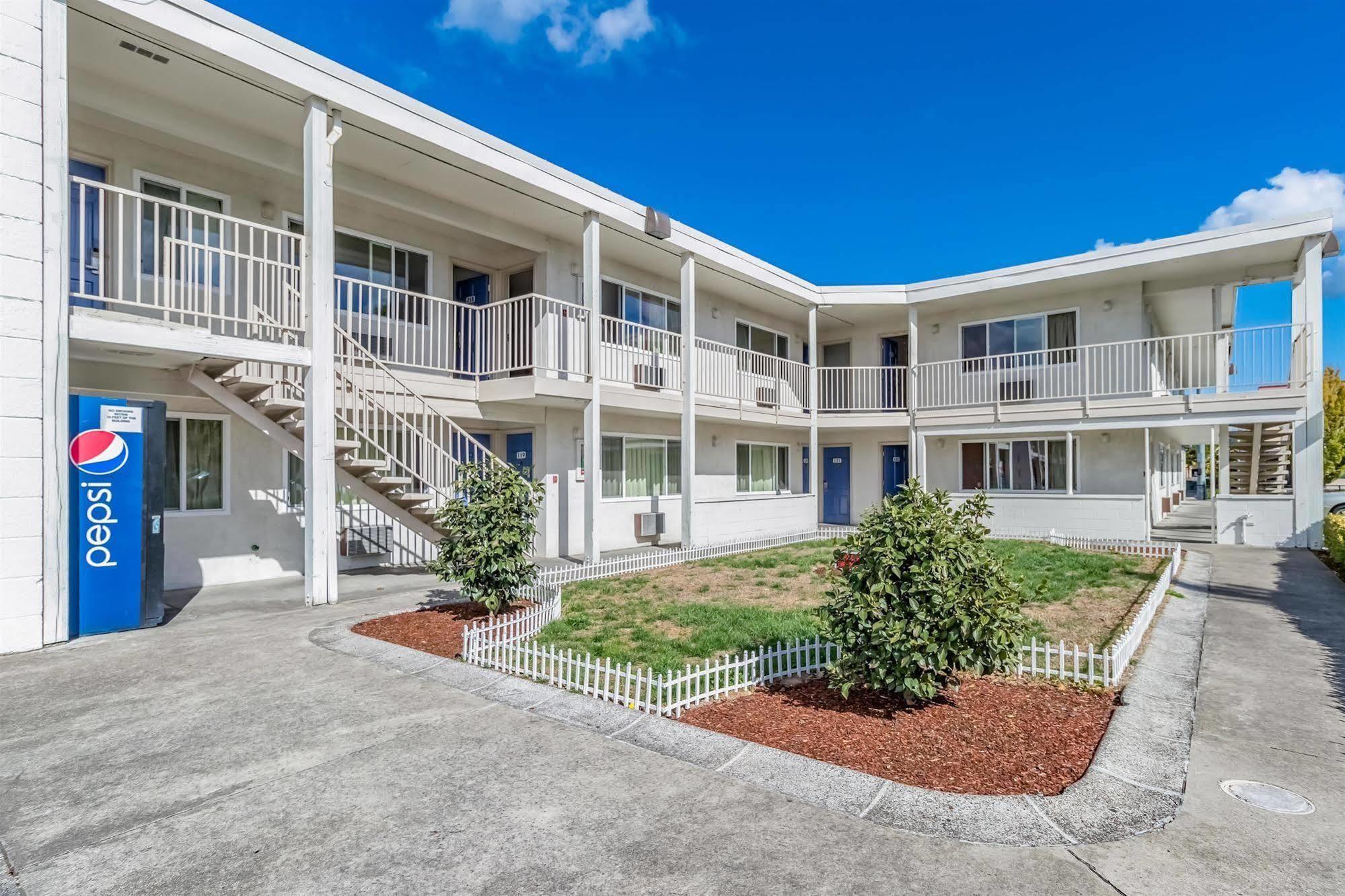 Motel 6-Beaverton, Or Екстер'єр фото